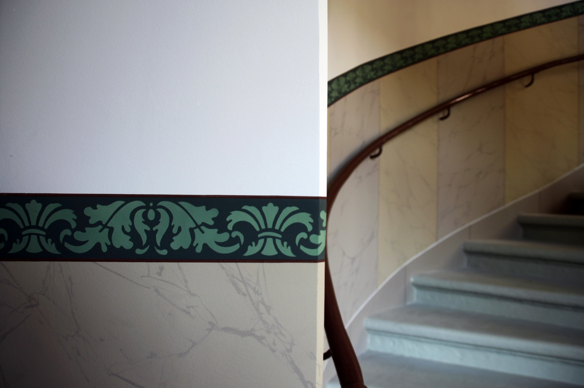 Treppenhausgestaltung mit Wandmalerei